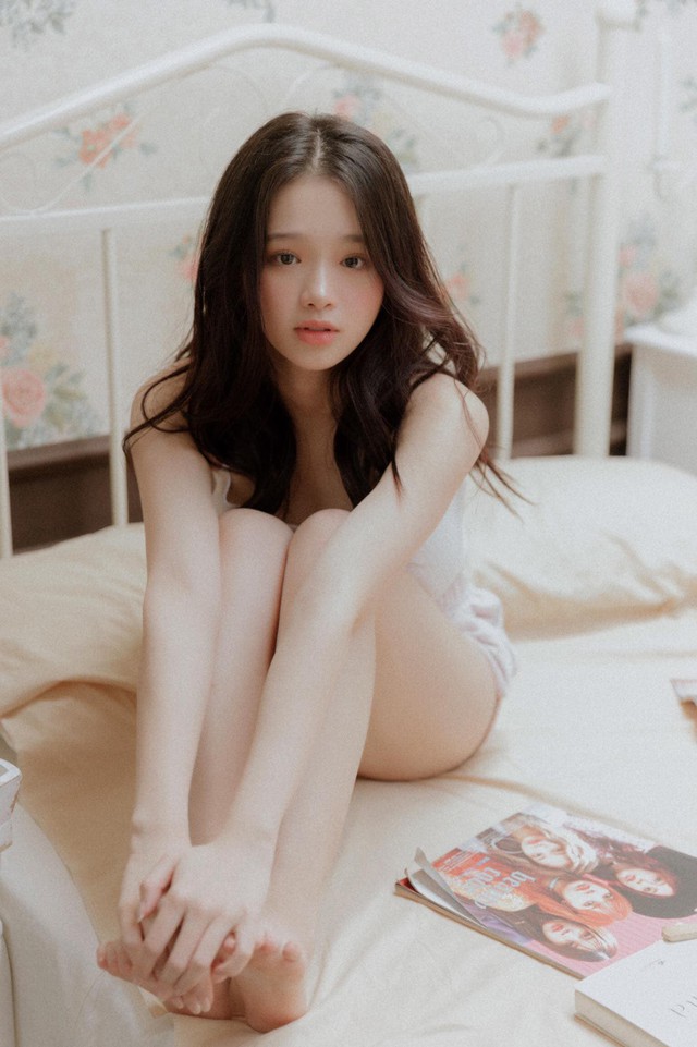 Linh Ka đăng tải bộ ảnh mới, vẫn sexy nhưng không còn phản cảm, cộng đồng mạng vào khen rần rần - Ảnh 7.