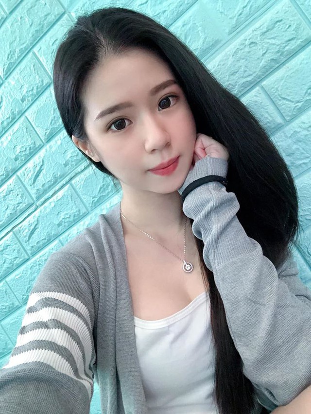 Bị chụp lén cảnh bán gà rán trong chợ, cô nàng được cộng đồng mạng phong hot girl chỉ sau một bài post - Ảnh 9.