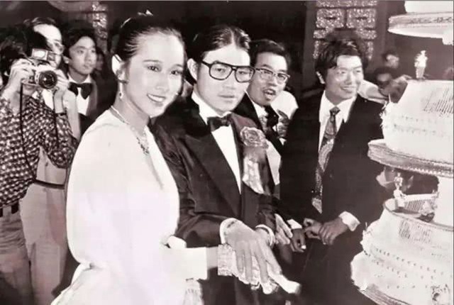  Hoa hậu Hong Kong: Bỏ tỷ phú chung sống 27 năm, tái hôn ở tuổi 50 vẫn được chồng mới cho gần 60 nghìn tỷ - Ảnh 3.