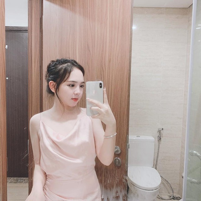 Thời nào còn được gắn mác hot girl tiểu học, giờ đây cô nàng lột xác, gợi cảm tới khó nhận ra - Ảnh 4.