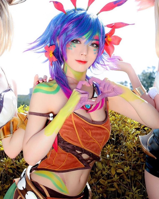 Quên luôn bản gốc với những màn hóa thân thành cô nàng Hồ ly Ahri nóng từng centimet của nữ cosplayer xứ kim chi - Ảnh 13.