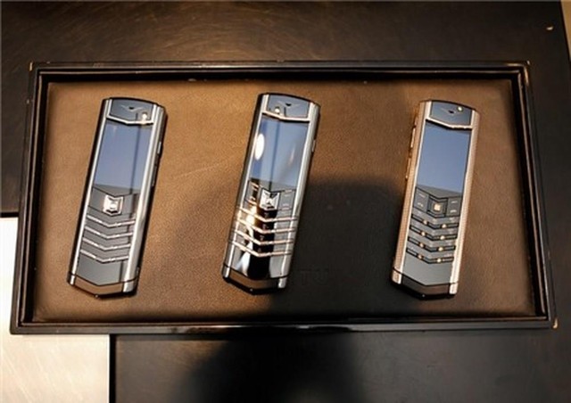 Những điều chỉ dân chơi đích thực mới biết về Vertu, chiếc điện thoại đắt đỏ nhất thế giới - Ảnh 1.