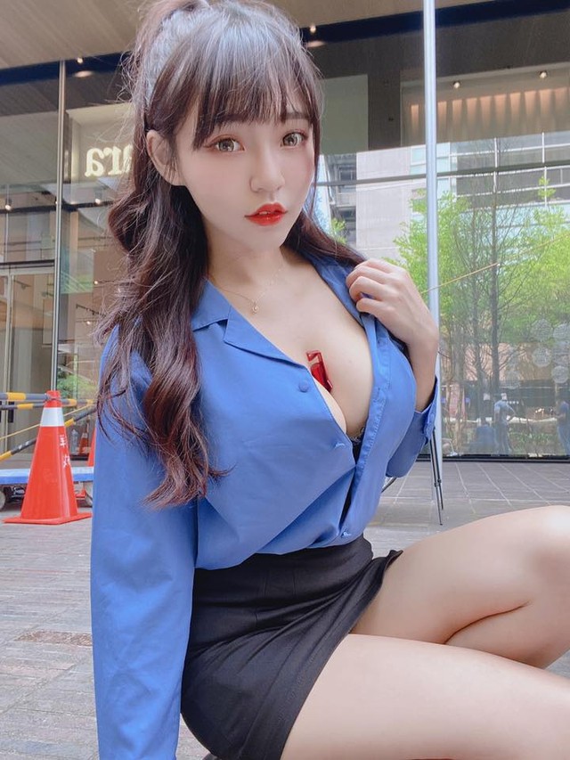 Nổ mắt với thân hình bốc lửa của Lin Xiang - hot streamer nổi tiếng của Đài Loan - Ảnh 17.