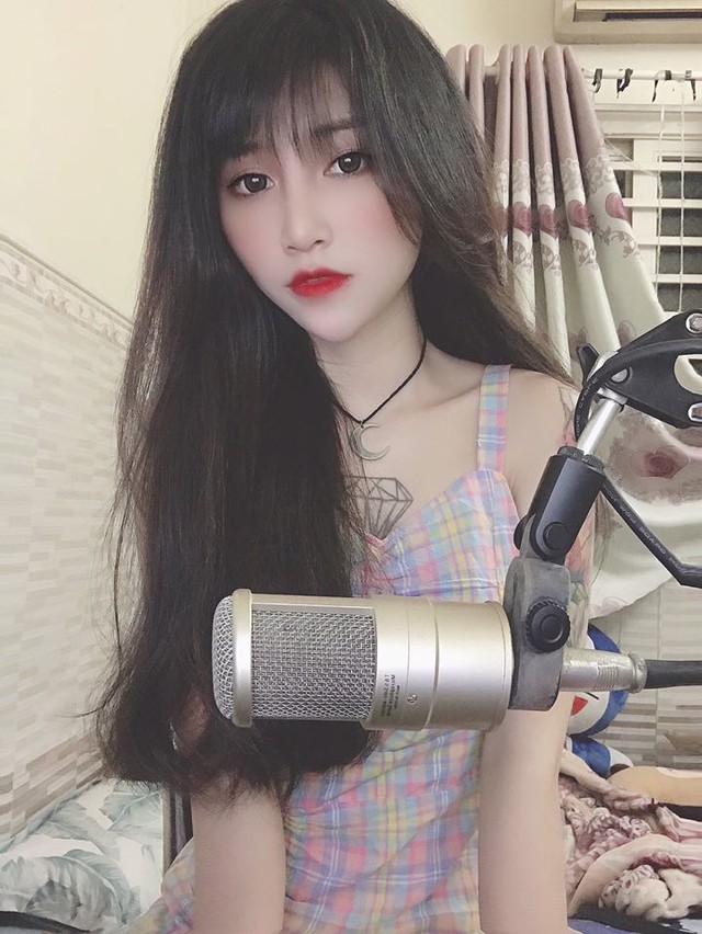 Hút hồn trước nhan sắc của Layla Nguyễn - nữ streamer mang hai dòng máu Việt - Trung: Hát hay, rap giỏi lại sexy khó cưỡng - Ảnh 4.