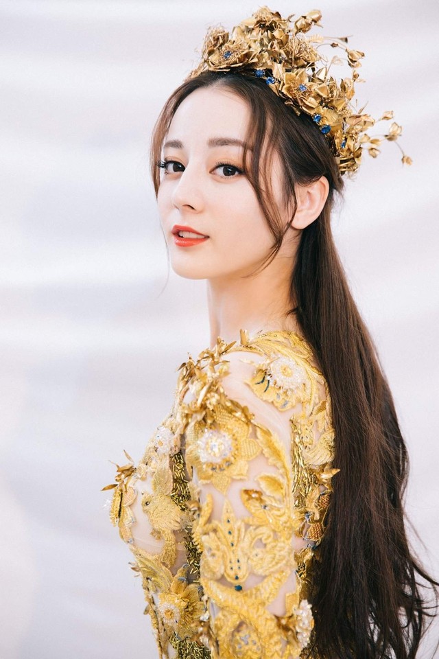 Những mỹ nhân Hoa ngữ đẹp nhất trong mắt netizen Hàn Quốc khó tính: Triệu Lệ Dĩnh vượt mặt Địch Lệ Nhiệt Ba, vị trí đầu tiên sở hữu vẻ đẹp hoàn mỹ - Ảnh 2.