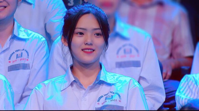 Vô tình xuất hiện trên sóng truyền hình, nàng hot girl Việt được so sánh với mỹ nhân xinh đẹp nhất Trung Quốc - Ảnh 1.