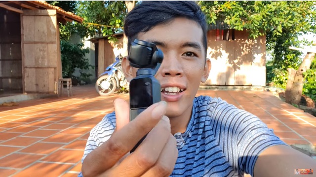 Youtuber nghèo nhất Việt Nam chia sẻ cuộc sống thay đổi sau một năm làm vlog: sửa được nhà, mua được máy quay, xe mới - Ảnh 5.