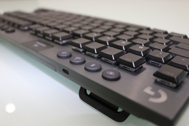 Logitech G913 TKL, bàn phím không dây cao cấp đáng mua cho game thủ trong năm 2020 - Ảnh 4.