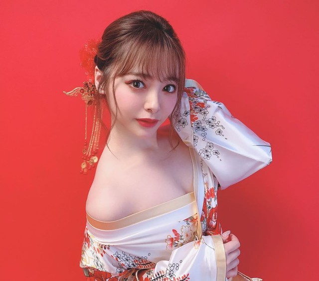 Ngẩn ngơ trước vẻ đẹp của Yuna Ogura, mỹ nhân 18+ quyến rũ của người Nhật - Ảnh 3.