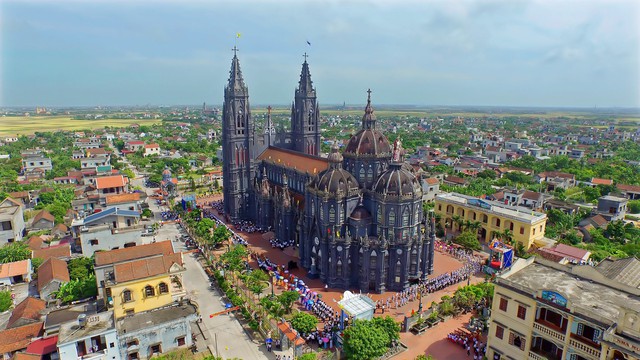 Choáng ngợp trước Nhà thờ cổ tại Nam Định đẹp như Châu Âu, không khác gì bối cảnh Assassins Creed - Ảnh 8.