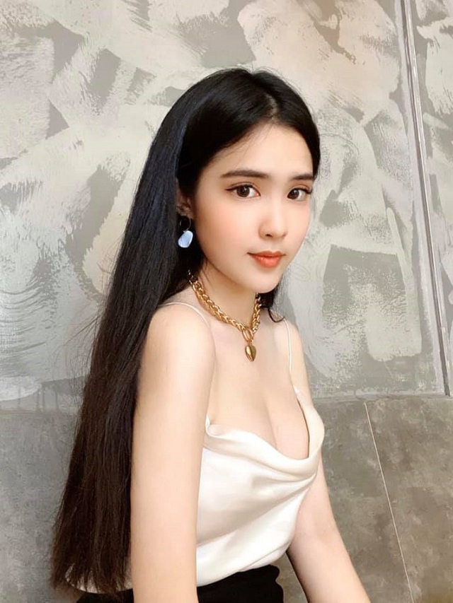 Ngắm vẻ đẹp căng đầy của 2 hot girl bông hồng lai, 18 tuổi nhưng chấp hết mọi loại áo trễ nải - Ảnh 4.