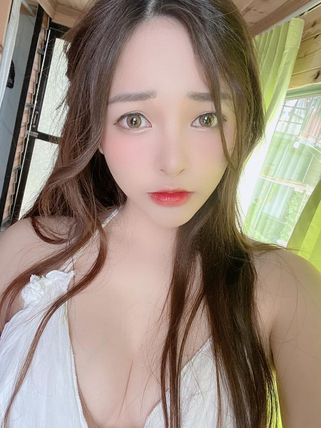 Gái xinh quá đông đảo và hung hãn, hashtag #gungunmobile vượt mốc 1 triệu lượt tìm kiếm trên TikTok - Ảnh 10. Gái xinh quá đông đảo và hung hãn, hashtag #gungunmobile vượt mốc 1 triệu lượt tìm kiếm trên TikTok - Ảnh 10.