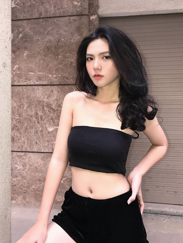 Hot girl 2K3 dậy thì hoàn hảo, thân hình nóng bỏng nhưng gương mặt lại lạnh như tiền, không bao giờ cười - Ảnh 15.