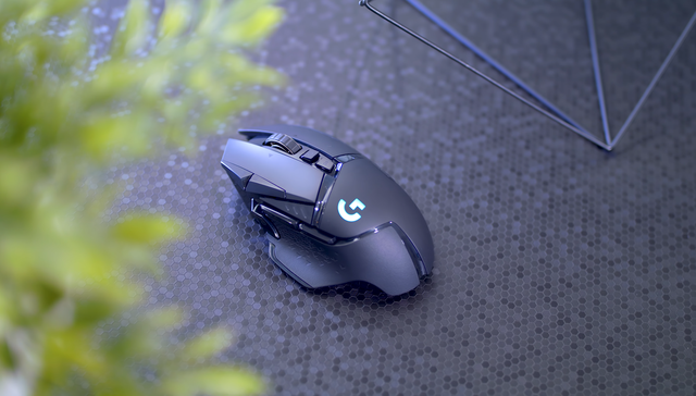 Logitech G502 Wireless Lightspeed, chuột gaming huyền thoại trở lại và lợi hại hơn xưa - Ảnh 4.