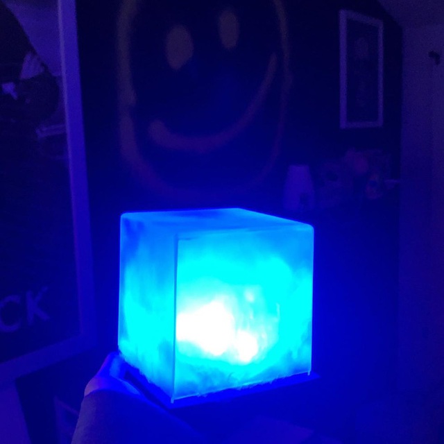 Ngỡ ngàng với những khối Tesseract tuyệt đẹp do fan Marvel tự chế tạo từ vật dụng thường ngày - Ảnh 5.