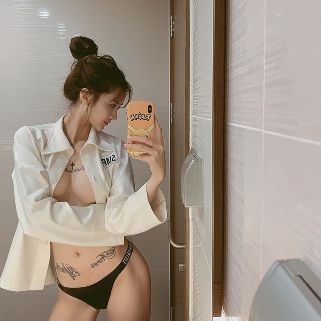 Tâm hồn to tròn lại vẽ mực lấp ló, 4 hot girl nổi như cồn nhờ body nóng bỏng không lối thoát - Ảnh 9.