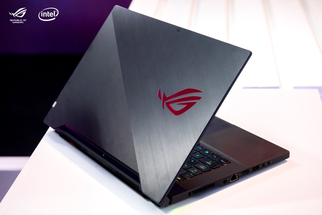 ASUS ra mắt dàn siêu laptop gaming, đỉnh nhất là ROG Zephyrus Duo 15: Core i9 gen 10, màn hình 144-300hz, giá từ 80 triệu đồng - Ảnh 4.