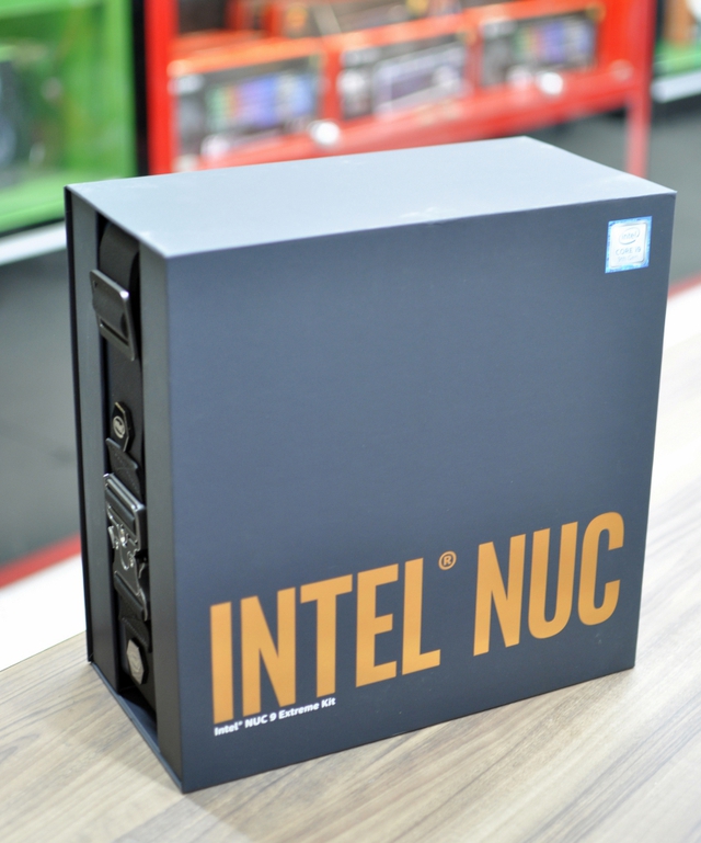 Đập hộp NUC 9 Extreme 9i9 KIT - PC bé như quyển sách nhưng cấu hình siêu khủng: Chip core i9, hỗ trợ VGA RTX 3080! - Ảnh 1.