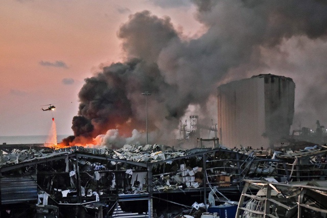Khung cảnh tan hoang như game hậu tận thế tại Beirut (Lebanon) sau vụ nổ mạnh ngang 240 tấn TNT - Ảnh 6.