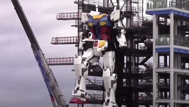 Mời bạn chiêm ngưỡng con Gundam cao 20 mét thực hiện bước đi đầu tiên - Ảnh 1. Mời bạn chiêm ngưỡng con Gundam cao 20 mét thực hiện bước đi đầu tiên - Ảnh 1.