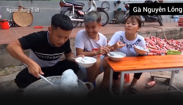 Hưng Vlog ẩn video ăn cháo gà luộc nguyên lông, dân mạng trút giận vào những kênh cố reup lại - Ảnh 3.