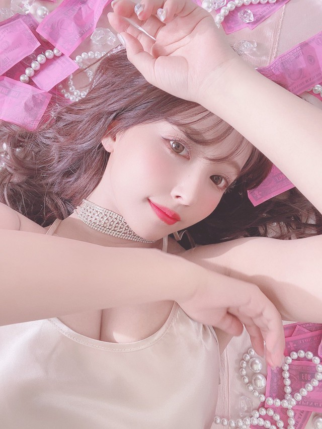 Thiên thần 18+ Yua Mikami đẹp mê hồn trong sách ảnh mới, fan tuyên bố: Idol bán bao nhiêu tôi mua hết - Ảnh 1.