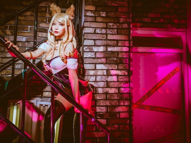 Bộ ảnh cosplay nõn nà chứng minh Ahri K/DA chưa và sẽ không bao giờ hết nóng - Ảnh 4.