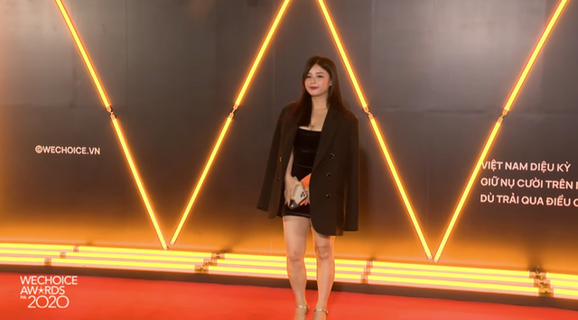 Toàn cảnh thảm đỏ WeChoice Awards 2020: Dàn streamer, BLV khủng đổ bộ: ViruSs, Lai Bâng, Thảo Nari - Ảnh 5. Toàn cảnh thảm đỏ WeChoice Awards 2020: Dàn streamer, BLV khủng đổ bộ: ViruSs, Lai Bâng, Thảo Nari - Ảnh 5.