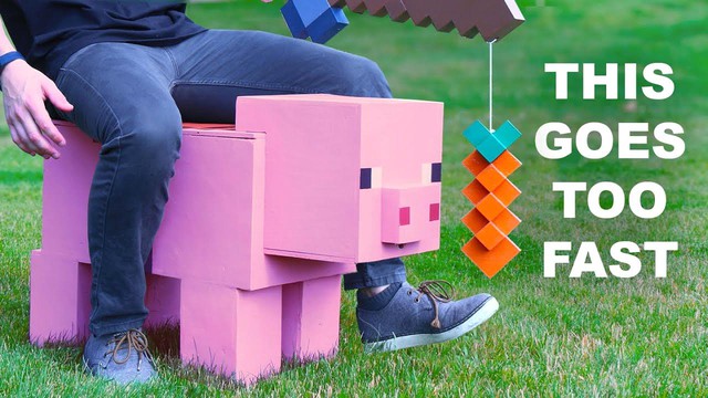 YouTuber tạo chú lợn Minecraft ở ngoài đời thât, có thể chạy 32 km/h - Ảnh 1.