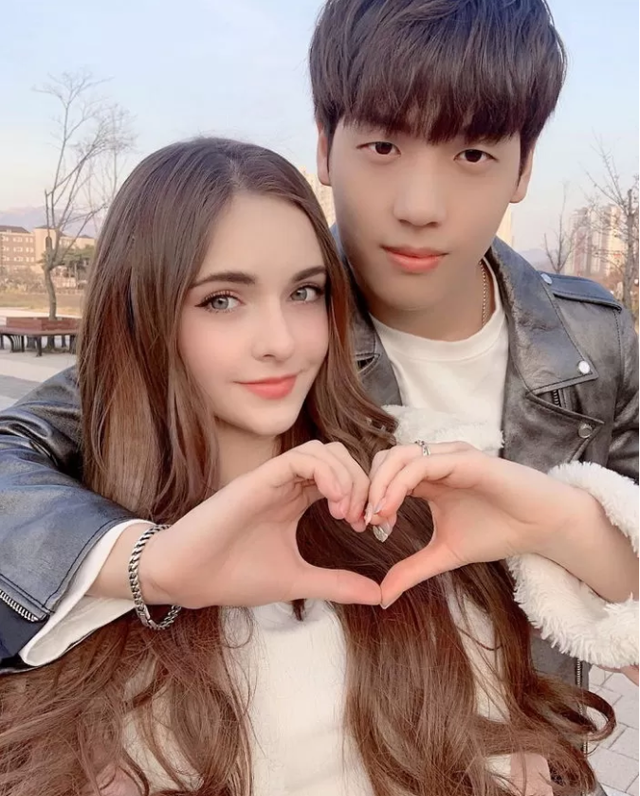 Bị cấm đoán yêu bạn gái hot girl, nam YouTuber gây sốc khi đoạn tuyệt quan hệ với phụ huynh, bỏ nhà theo tiếng gọi con tim - Ảnh 3.