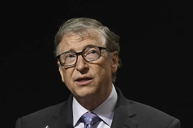 Bill Gates bị tố gạ gẫm nữ nhân viên từ vài năm trước, nhiều người ngăn cũng không chừa - Ảnh 1.