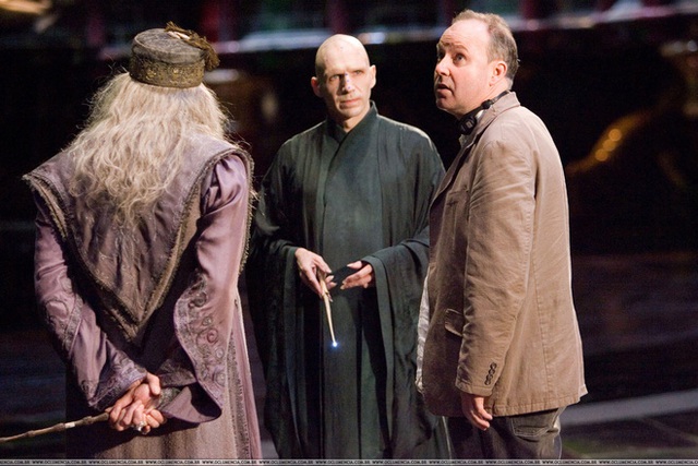 Thì ra đây là cách ekip Harry Potter làm mũi Voldemort biến mất: 1 thủ thuật nhỏ mà nhìn thật trân, hậu trường lại quá mất hình tượng! - Ảnh 4.