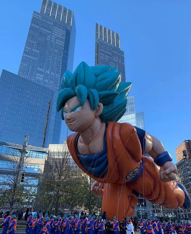 Son Goku trở thành ngôi sao nổi bật nhất trong buổi diễu hành Lễ Tạ Ơn lần thứ 95 tại Mỹ - Ảnh 4.