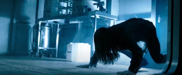 Morbius tung trailer mới hé lộ quá trình biến hình lần đầu tiên ghê rợn của tiến sĩ ma cà rồng - Ảnh 3.