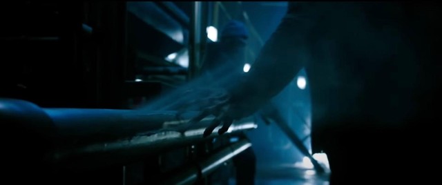 Morbius tung trailer mới hé lộ quá trình biến hình lần đầu tiên ghê rợn của tiến sĩ ma cà rồng - Ảnh 7.