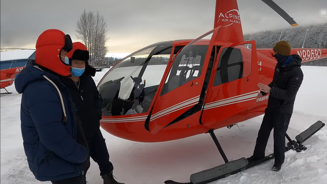  Khoa Pug thuê trực thăng đốt tiền ở Alaska, để lộ mốc thời gian gây chú ý - Ảnh 4.