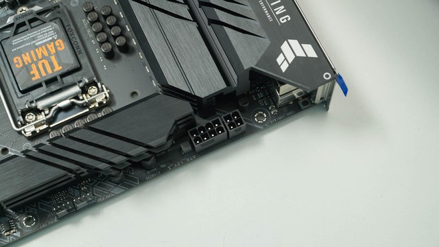 Đập hộp cặp đôi ASUS Z590 TUF và STRIX E-Gaming: Bo mạch chủ đỉnh cao cho anh em lên đời CPU thế hệ 11 - Ảnh 4.