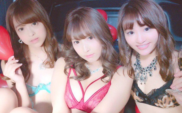 Hình ảnh của Yua Mikami và nhóm nhạc Honey Popcorn
