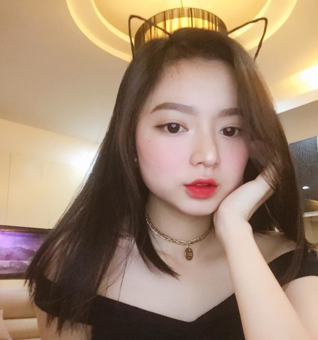 Khoe “50 sắc thái” khi chơi Liên Quân, nữ streamer sexy khiến anh em game thủ mất ngủ - Ảnh 8.