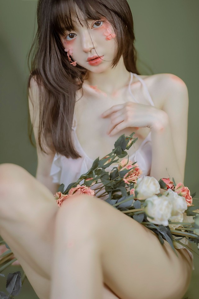 Khoe “50 sắc thái” khi chơi Liên Quân, nữ streamer sexy khiến anh em game thủ mất ngủ - Ảnh 17.