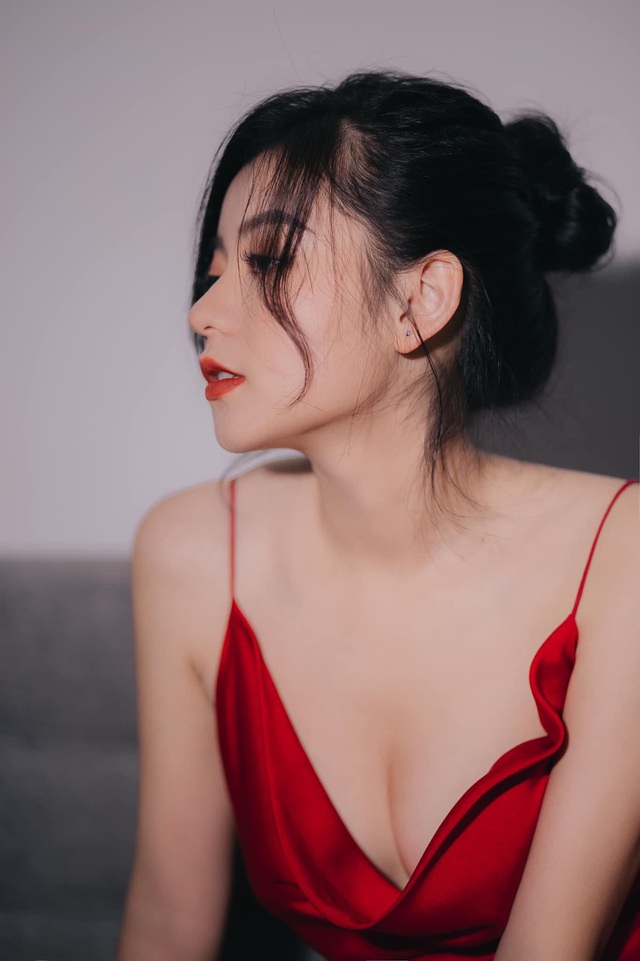 Nữ streamer sexy ngực “khủng” khoe ảnh chụp căn cước hình tượng “gái quê” khiến fan bất ngờ - Ảnh 5.