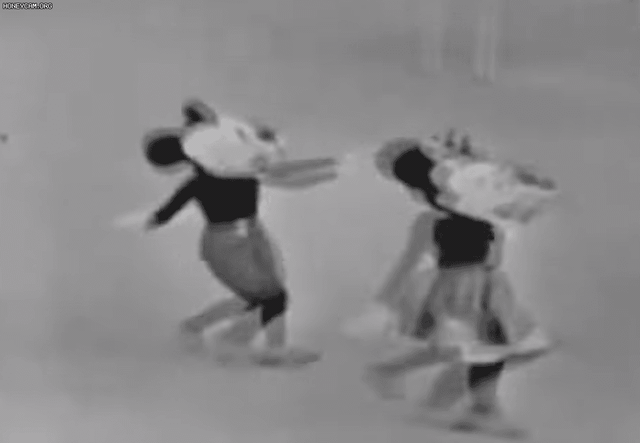 Loạt ảnh chuột Mickey với bộ hàm kinh dị 66 năm trước gây sốc MXH, leo cả hot search bên Trung - Ảnh 5.