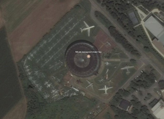 14 hình ảnh lạ lùng tìm thấy trên Google Maps khiến bạn hoang mang - Ảnh 8.