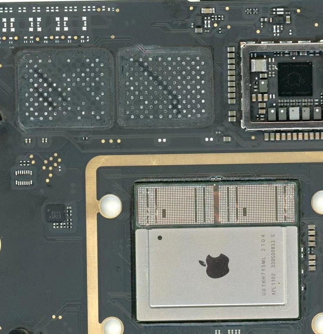 Dù Apple hàn chết linh kiện lên bo mạch nhưng vẫn không cản được kỹ sư Trung Quốc nâng cấp RAM và chip nhớ - Ảnh 2.