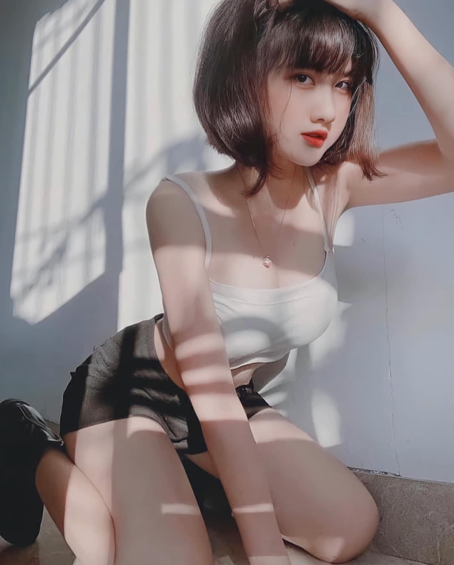 Thời nào còn là tài xế Grab đáng yêu, nàng hot girl Việt bỗng chốc thay đổi chóng mặt, lột xác siêu gợi cảm và nóng bỏng - Ảnh 12.