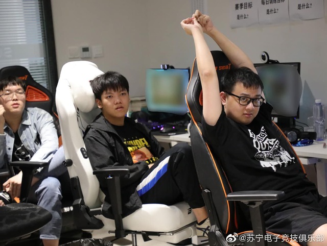 Bin trở lại gaming house Suning chuẩn bị cho giải đấu mùa hè, gián tiếp xác nhận sẽ gắn bó cùng đội tuyển? - Ảnh 1.