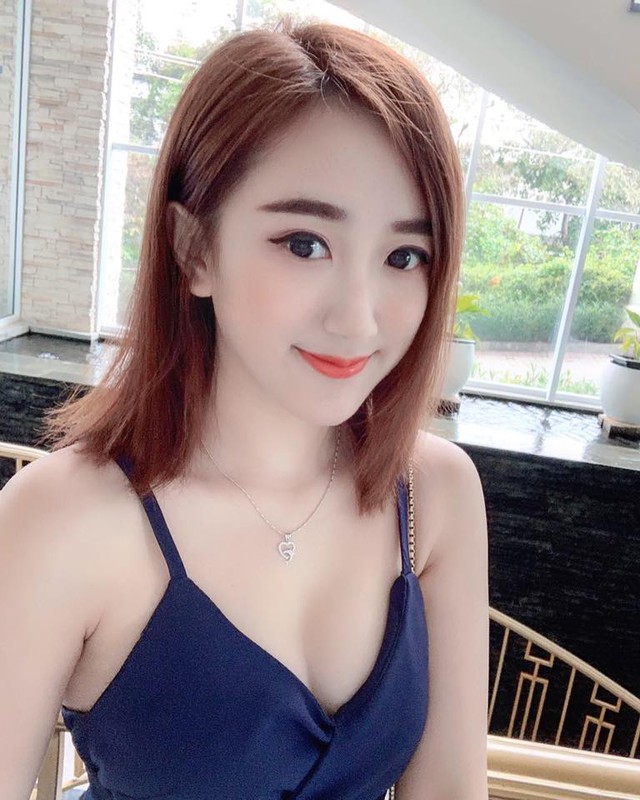 Cùng đường, cô nàng streamer đành phải hợp tác với SWAG để sớm ngày trả nợ