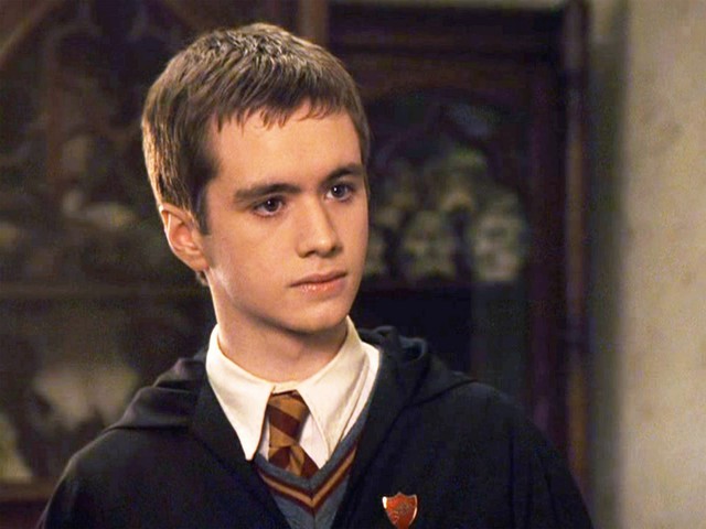 Dàn trai xinh gái đẹp trong phim Harry Potter khác xa so với nguyên tác truyện, fan tranh nhau bảo crush của mình - Ảnh 6.