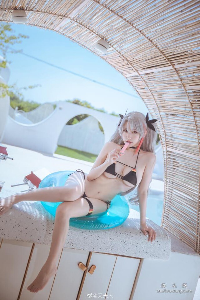 Ngắm mỹ nhân Azur Lane diện bikini khoe dáng nuột nà bên bể bơi để xua bớt cái nóng của ngày nắng đỉnh nào! - Ảnh 1.