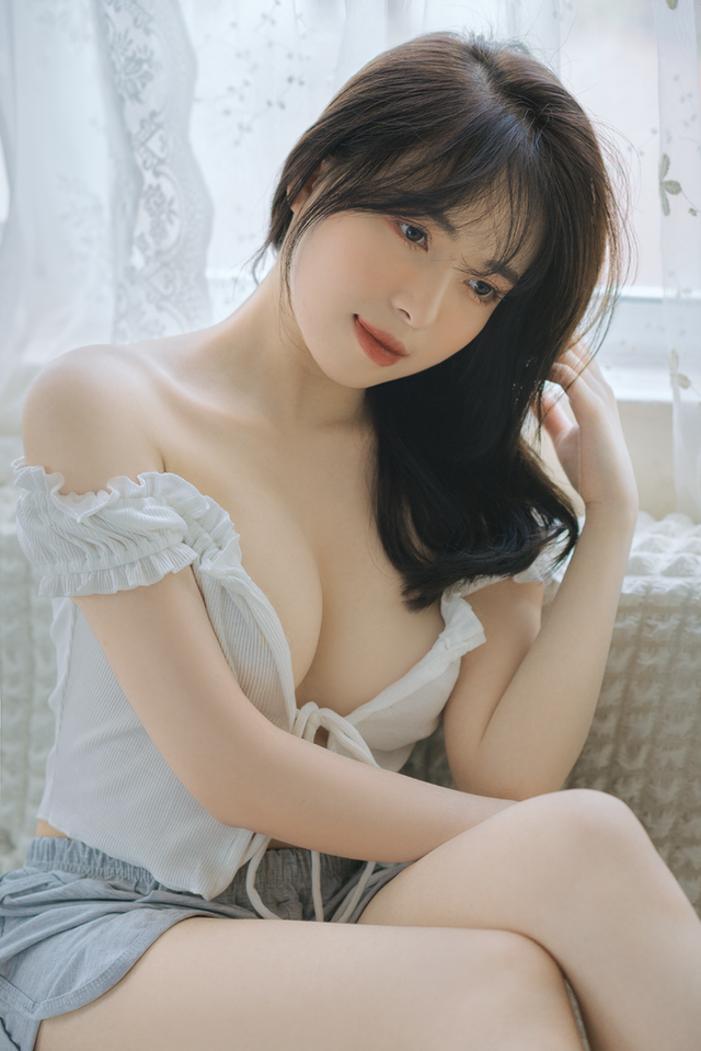 Mặt xinh dáng đẹp, nàng hot girl Việt 2k2 khoe vòng một gợi cảm gây sốt, CĐM nô nức rủ nhau xin info - Ảnh 5.